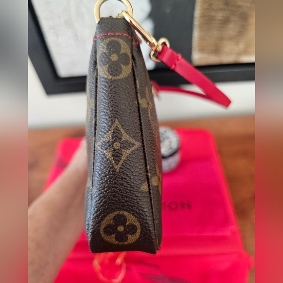 💯AUTHENTIC VINTAGE LOUIS VUITTON X MURAKAMI POCHETTE - Picture 6 of 9